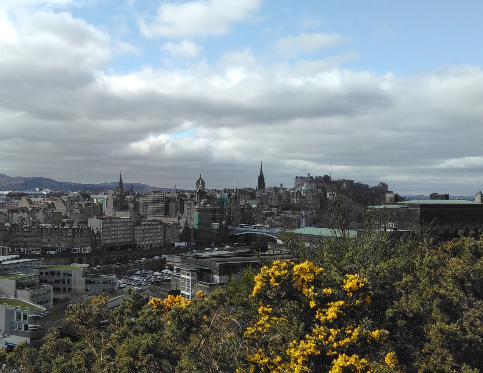 Edinburgh_Burg_cropped